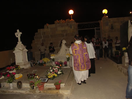 I6 Blessing of tombs