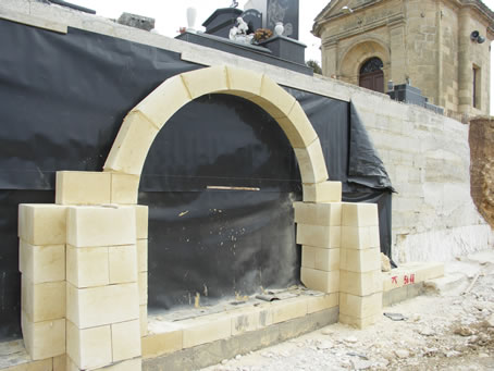 E8 arches will decorate the side wall