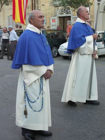 B9 Members of the Confraternity of St Joseph