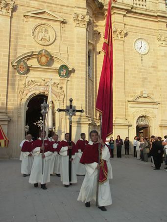 A1 Procession leaves Basilica