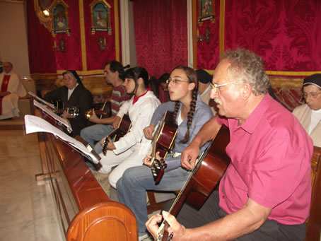 A7 guitar group animating the singing