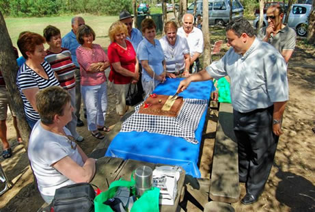 B4 Cutting the cake - reminder holiday coming to an end