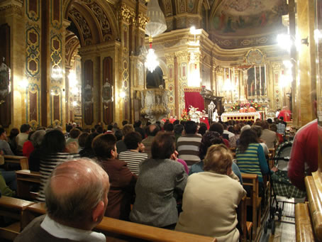 G2 Congregation in nave