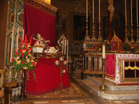 A1 Statue of S Fortunatus next to High Altar