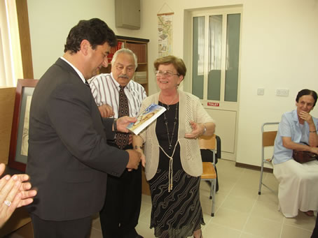 D7 Ms Vitorin Mizzi presents the book