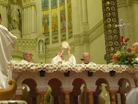 C3 Elevation of the Holy Eucharist