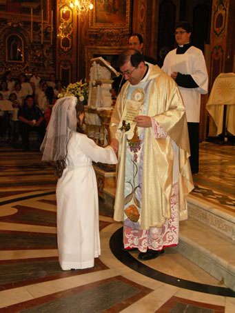 J8 Archpriest hands certificate of the occasion