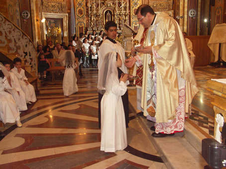 H6 Receiving Holy Communion for the first time