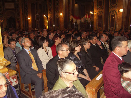 E5 Parents in the nave