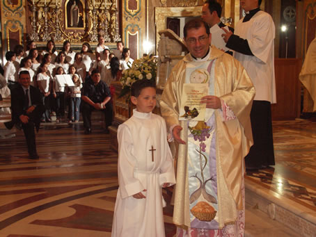 J6 Archpriest hands certificate of the occasion