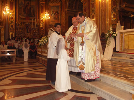 H4 Receiving Holy Communion for the first time