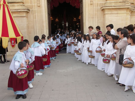 C7 Boys and girls taking part in procession