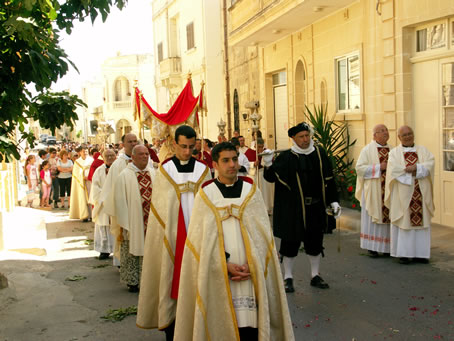 F6 Clergy and Mace Bearer in Bullara Street