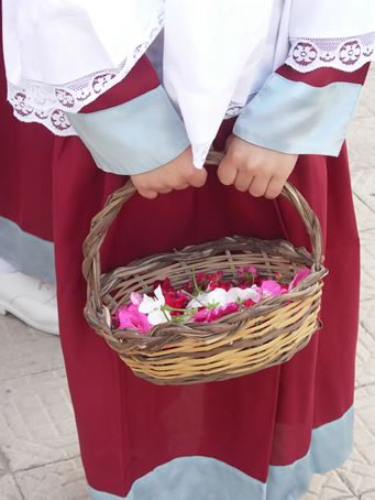 C9 Basket full of petals