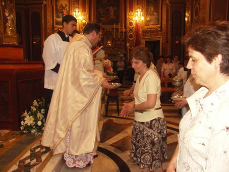 B4 Mass Offerings - couple Sultana