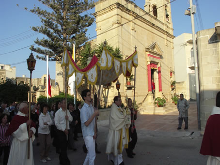 D4 Church of St Anthony in background