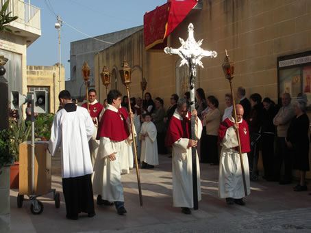 A2 Preparations in hand for procession