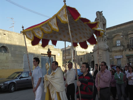 B5 At the foot of statue of St Anthony the Abbot