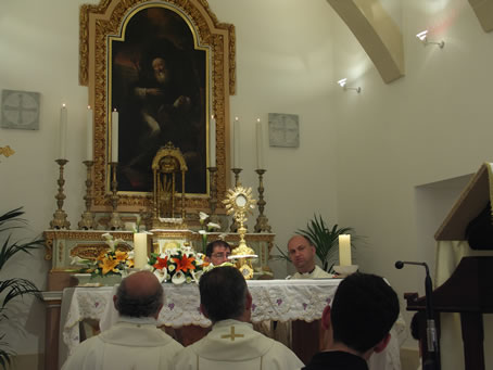 H7 The Holy Eucharist on the Altar