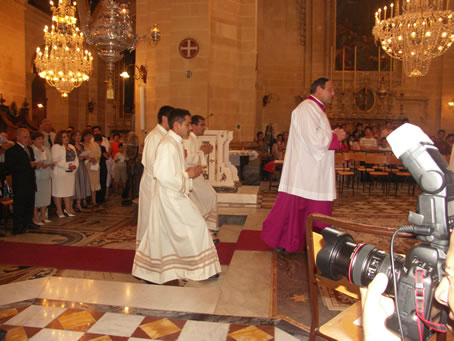 B4 Walking to the High Altar