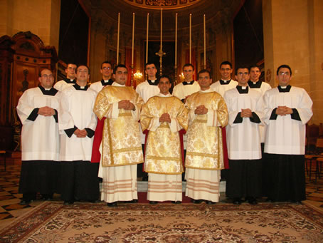 I8 The three Deacons with fellow seminarians