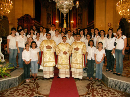 J1 With Choristers of Voci Angeliche Choir