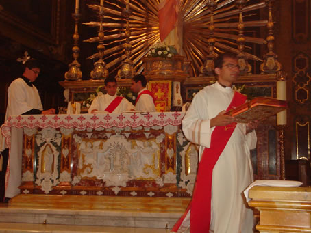 A5 preparing  the altar for the Offertory