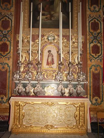 N1 Altar dedicated to the Holy Rosary