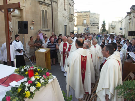 C2 Mass celebrants arriving at the altar