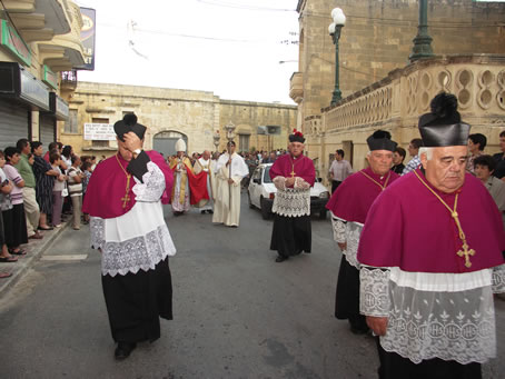 J9 Procession in Triq Gnien Xibla