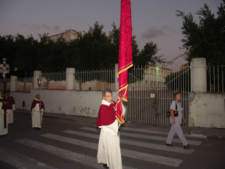 K3  Procession in Triq it-Tigrija with School in background