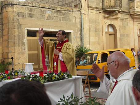 J1 Benediction and end of Mass