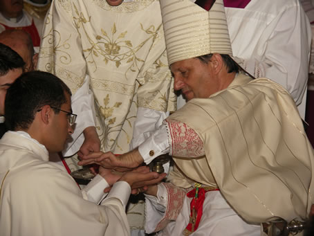 G5 Anointing hands of Fr Farrugia