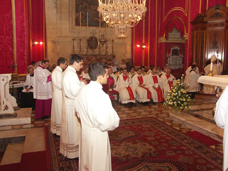 C3 Deacons line in front of His Lordship