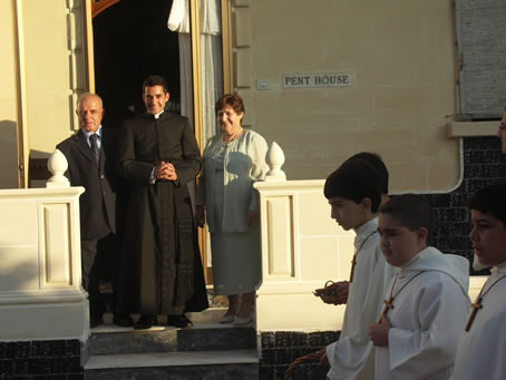 A4 Fr Anthony with his parents