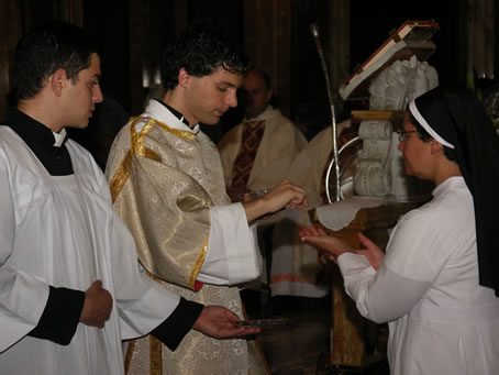 E8 Holy Communion