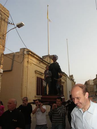 A8 Procession moves to Church