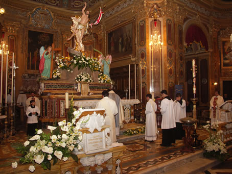 A3 Arriving at the altar