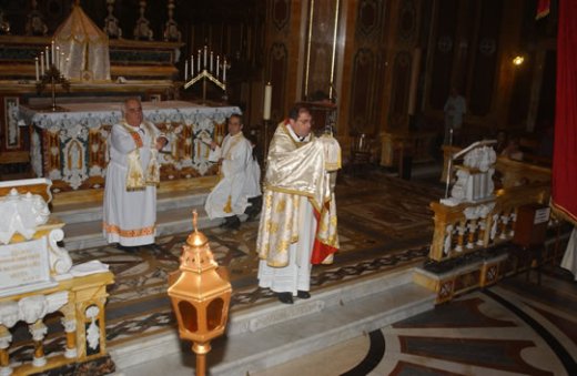 H4 Benediction with the Blessed Sacrament