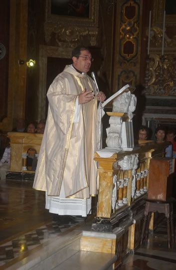 A7 Archpriest Refalo delivering the sermon