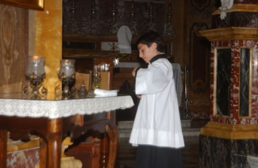 C1 Altar Boy Bajada