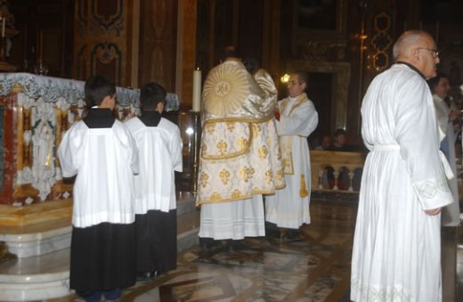 C4 Archpriest receives the Blessed Sacrament