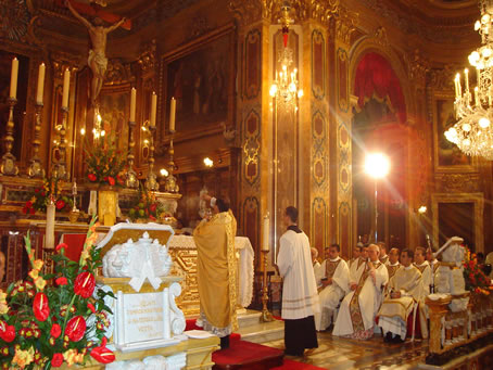 F4 Incensing the High Altar