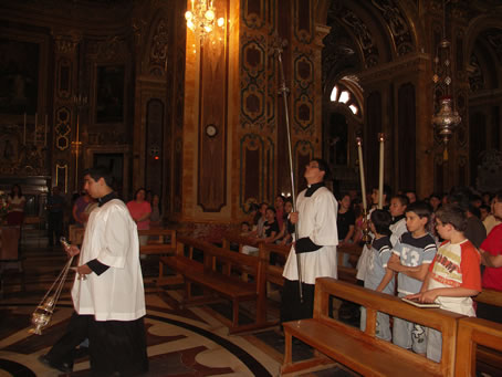 A2 Procession to Altar