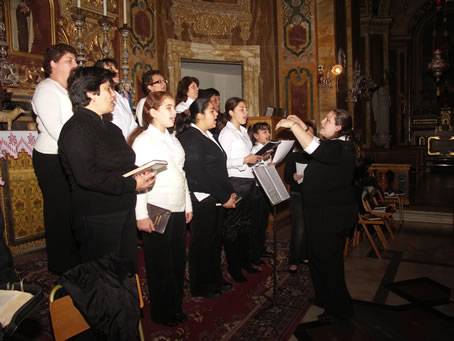 D1 Choir Nativitas animates the singing