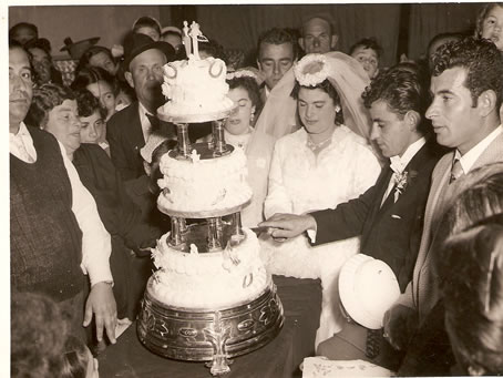 H8 Cutting the cake 1959