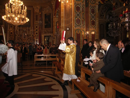 A1 Deacon Anthony G Caruana leads procession