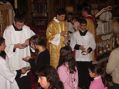 H3 Holy Communion