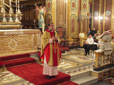 B2 Archpriest Refalo delivering the sermon