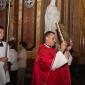 A5 Fr Charles Sultana leads the procession to the altar